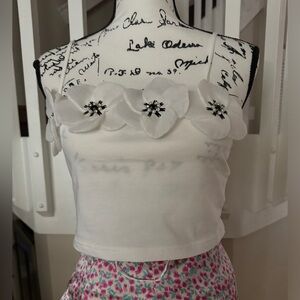 SHEIN White Floral Crop Top